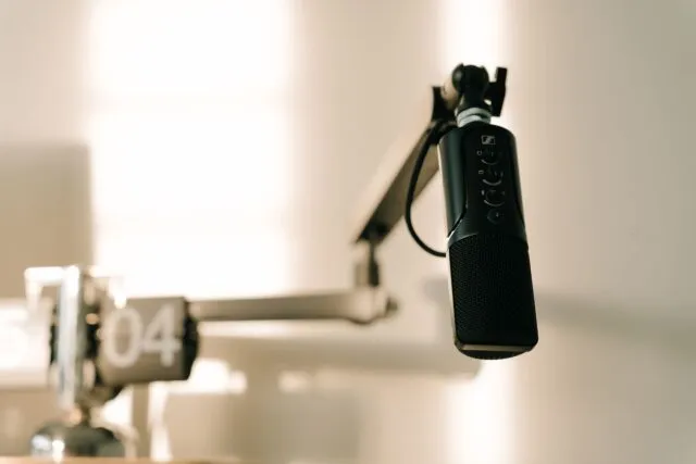 Podcasturi românești care merită ascultate